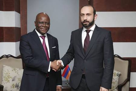 Арарат Мирзоян и Орельен Агбенонси подписали протокол о создании механизма политических и дипломатических консультаций