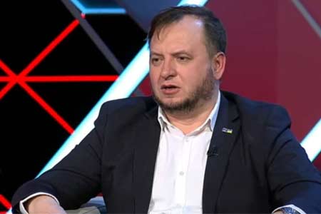 Украинский политолог: Маленькая Армения, сопротивляясь планам Зангезурского коридора, играет в пользу Украины, закрывая дорогу Москве.