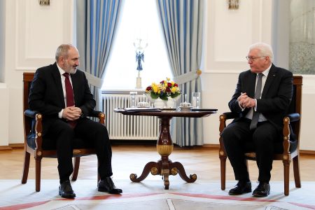 Пашинян и Штайнмайер обсудили процессы, происходящие в регионе Южного Кавказа