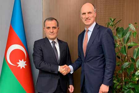 Лео Докерти: Великобритания и Азербайджан совместно борются с глобальными угрозами
