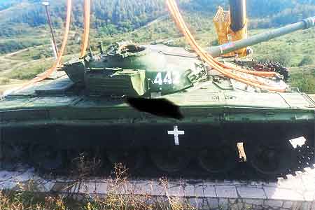 Азербайджанцы демонтировали символ освобождения Шуши - танк Т-72