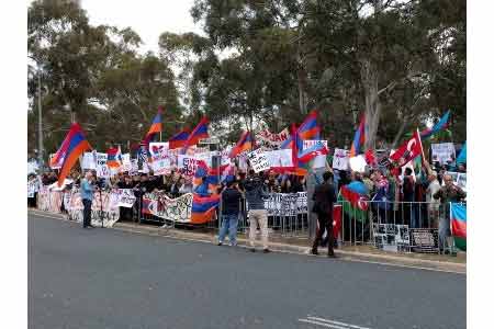 Армяне Австралии проводят акции протеста у посольства Турции, Азербайджана, России и США