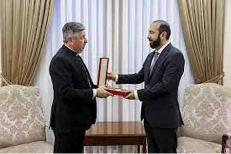 Apostolic Nuncio of Holy See to Armenia awards Arart Mirzoyan Order  of St.Gregory the Great