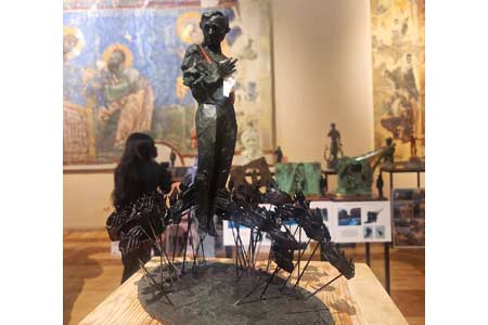 Автором скульптуры Шарля Азнавура, которая будет установлена на одноименной площади в Ереване, стал Давид Минасян