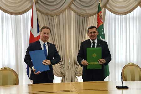 В МИД Туркменистана состоялась церемония подписания двусторонних документов