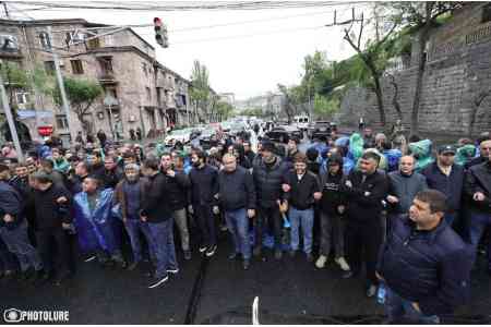 В Ереване проходят акции неповиновения: участники перекрыли ряд улиц