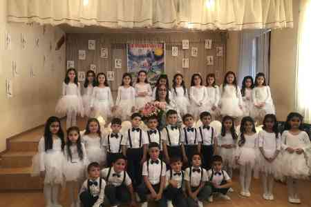 Первоклашки Армении отмечают “Праздник Букваря