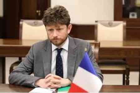 French delegation of local authorities arrive in Armenia