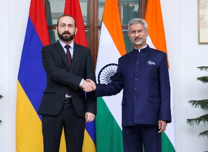 Armenian, Indian FMs meet in New Delhi, two memorandums signed 