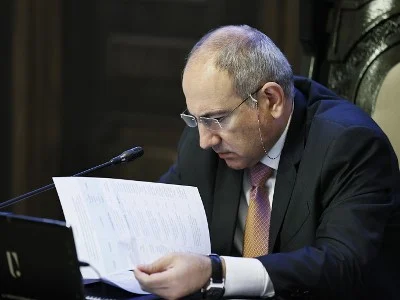 Пашинян назначил замминистра территориального управления и инфраструктур и заместителя главы Минюста