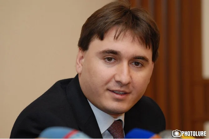 Бывший вице-премьер Армении опровергает приписываемые ему обвинения в отмывании денег
