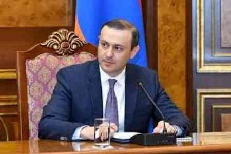 Секретарь Совбеза Армении признал наличие факторов, ставящих под сомнение прогресс в подписании мирного договора с Азербайджаном