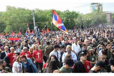 Арцахцы прекращают уличную борьбу в связи с безрезультативностью переговоров с правительством Армении