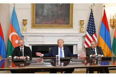 Peace deal  signed at White House