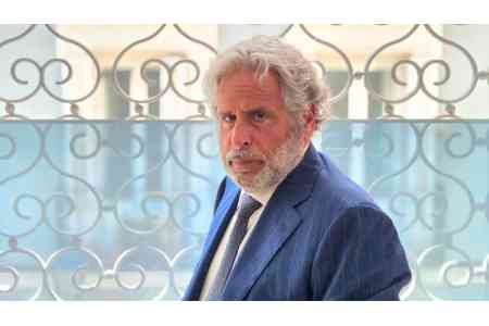 International lawyer Robert Amsterdam arrives in Armenia 