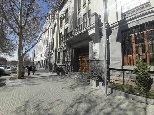 Прокуратура добилась возвращения государству земли и Дома культуры в общинах Берд и Арташат