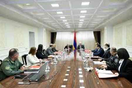 Pashinyan chairs  Security Council meeting 