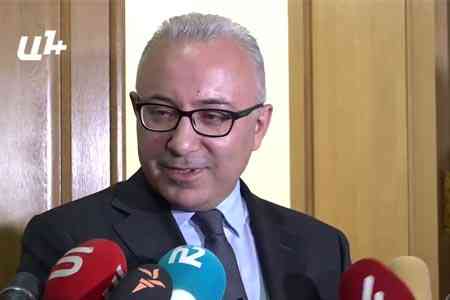 Замглавы МИД Армении: Ереван и Баку находятся в постоянном контакте по подписанию мирного договора, но четких сроков нет