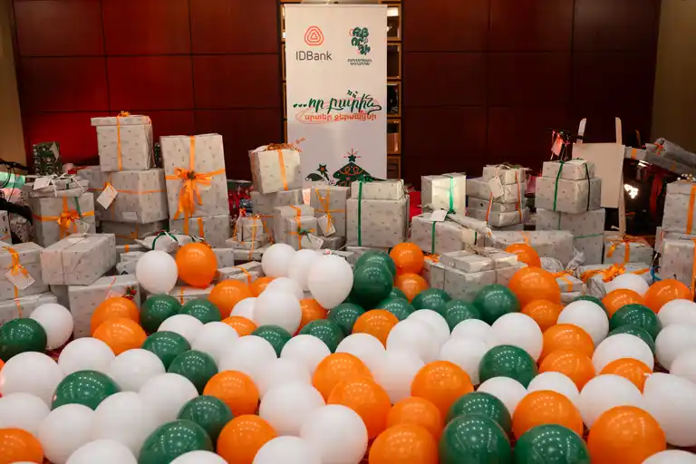 IDBank Employees’ New Year Gifts for “Hayordi” Foundation beneficiary children