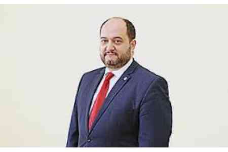 <Вопиющая ложь>: Араик Арутюнян ответил Нареку Карапетяну