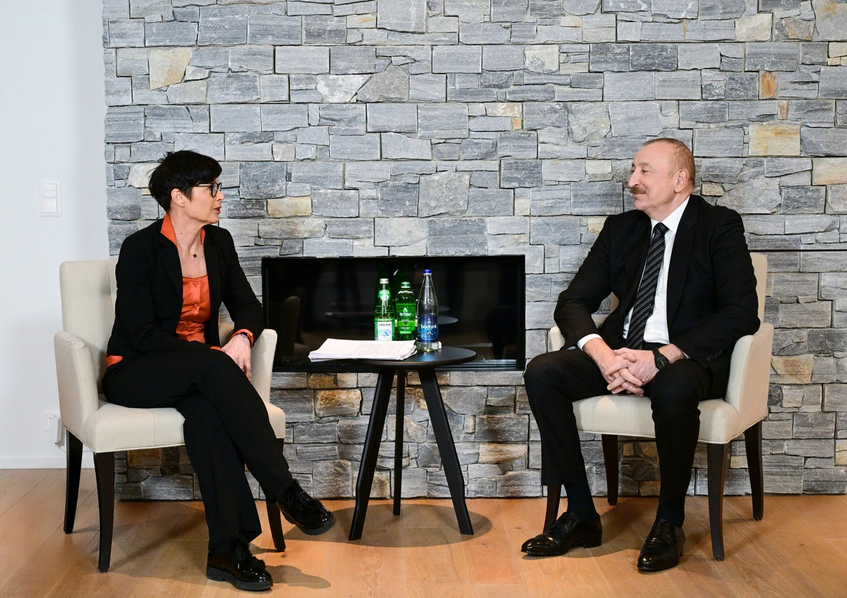 ԵՄ հանձնակատարն ու Ադրբեջանի նախագահը քննարկել են հայ-ադրբեջանական խաղաղության գործընթացը