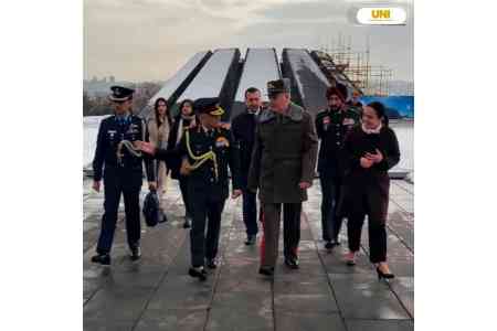 Delegation led by Indian Chief of Defense Staff  visits  Tsitsernakaberd Memorial Complex