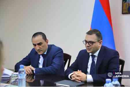 Замглавы МИД Армении попрощался с главой гражданской миссии ЕС в стране