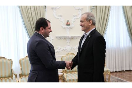 Президент ИРИ заявил о готовности Ирана завершить разработку всеобъемлющего документа о стратегическом партнерстве с Арменией