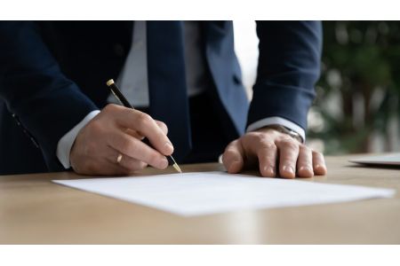 Адвокат подал заявление об увольнении из Комиссии по этике судей Общего собрания 