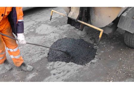 No weekends or holidays for pothole repairs - Mayor