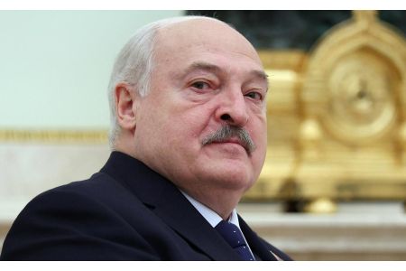 Лукашенко поздравил глав СНГ с Днём Победы