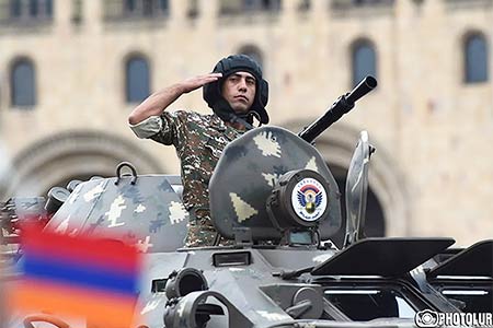Военнослужащие-контракники ВС Армении смогут расчитывать на дополнительное вознаграждение