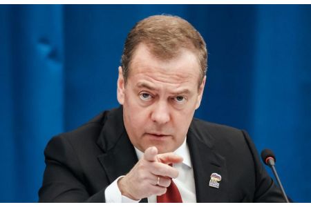 Medvedev likens Pashinyan`s stance on EAEU/ EU  referendum to  Trotsky`s formula