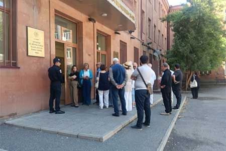 ЦИК: Явка на выборах в парламент по состоянию на 11 утра составила 14,48%