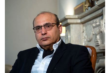 Армянский политолог рассказал от чего зависит выбор оппозиции в принятии или отказе от мандатов в парламенте