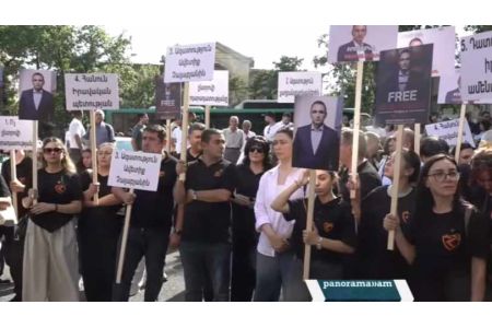 Сторонники оппозиционных сил проводят митинг у здания Конституционного суда в защиту голосов граждан Армении