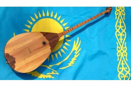Домбра — голос великой степи, объединяющей поколения в Казахстане 