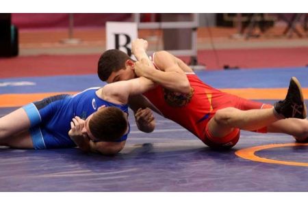Армянские борцы сохраняют высокие позиции на чемпионате мира в Баку