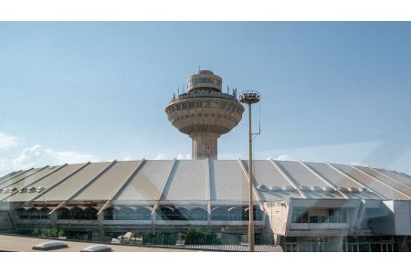 Docomomo: Исключение старого здания аэропорта