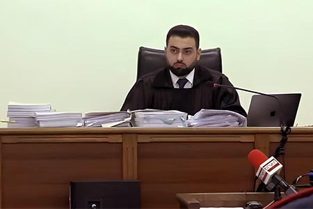 Судья решил перенаправить дело Католикоса всех армян и шести епископов в Уголовный суд общей юрисдикции Еревана