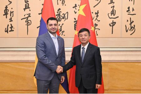 Armenia’s Minister of Environment and China’s Minister of Ecology Discussed Key Issues on the COP17 Agenda