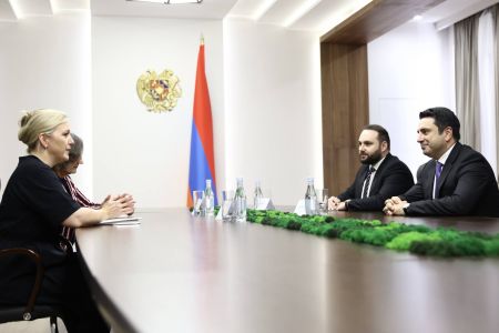 Секретарь Совбеза Армении и посол Швейцарии сверили часы по повестке двустороннего сотрудничества