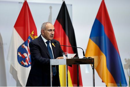 Пашинян при получении Гессенской премии мира выразил благодарность президенту Азербайджана