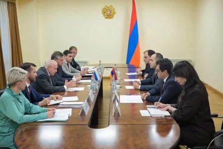 A meeting with the Russian Ambassador was held at the Ministry of Technology and Industry