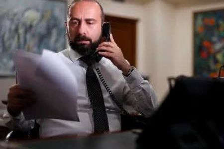 Глава МИД Армении провел телефонный разговор с коллегой из Ирана