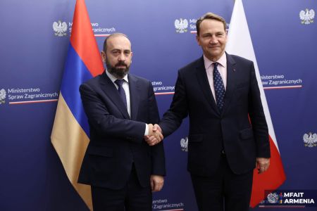 Ереван и Варшава сверили часы по повестке сотрудничества