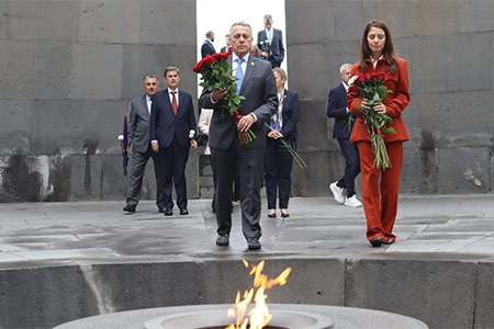 The Swiss Foreign Minister honored the memory of the victims of the Armenian Genocide.