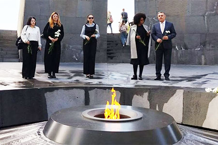 The Deputy Mayor of Paris honored the memory of the holy martyrs of the Armenian Genocide.