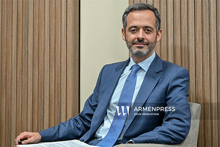 The head of the Armenian Ministry of Territorial Administration and the French Ambassador discussed prospects for developing Armenian-French cooperation.